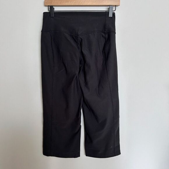 Nike Dri Fit Crops - Picture 6 of 7